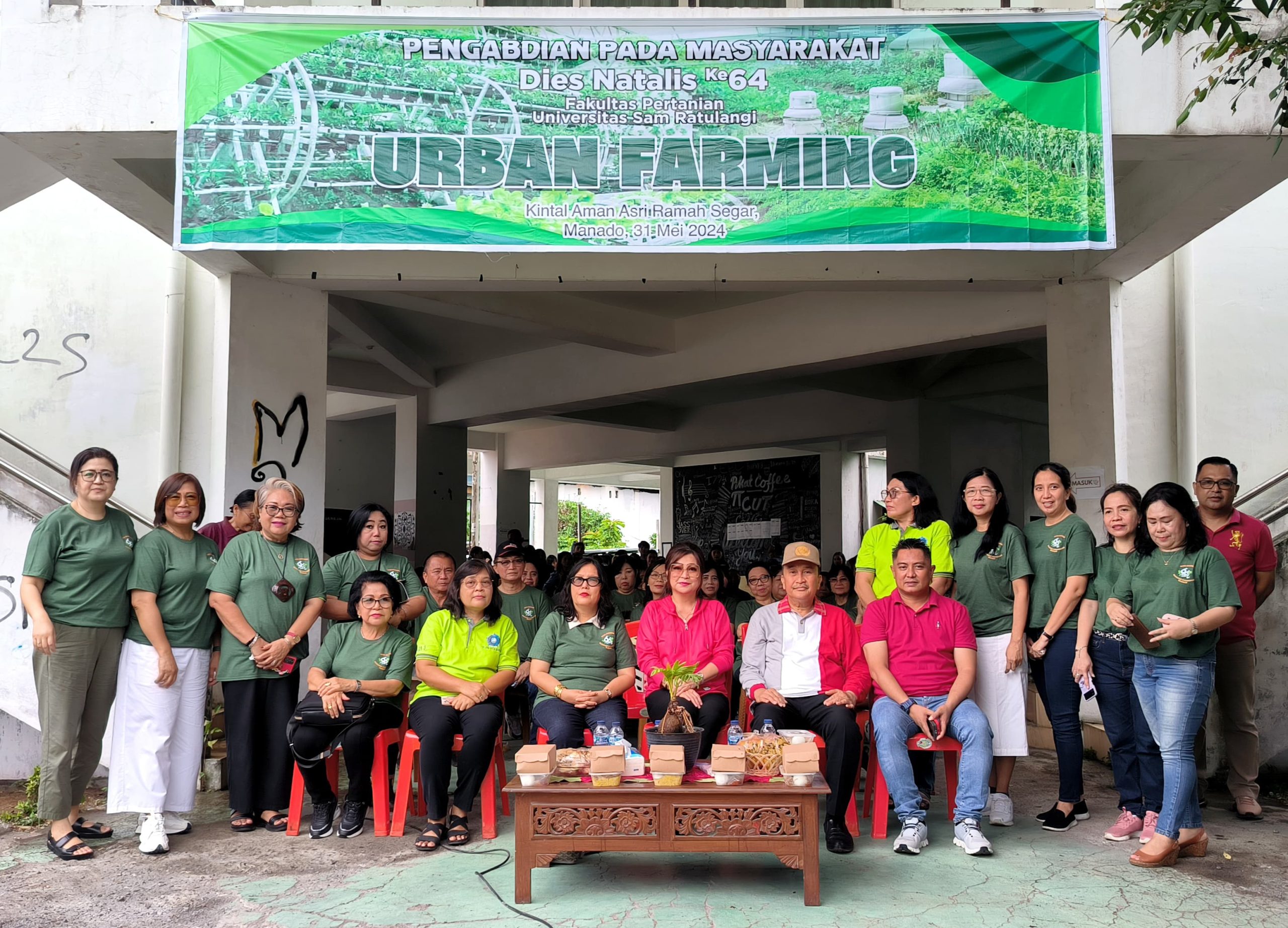 Pengabdian Pada Masyarakat Dalam Rangka Dies Natalis ke-64 Fakultas Pertanian tentang “URBAN FARMING” Kintal AARS (Aman Asri Aman Segar). Pengabdian Pada Masyarakat Dalam Rangka Dies Natalis ke-64 Fakultas Pertanian tentang “URBAN FARMING” Kintal AARS (Aman Asri Aman Segar).